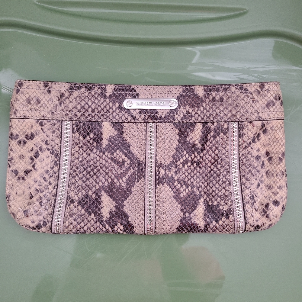 Mk pouch